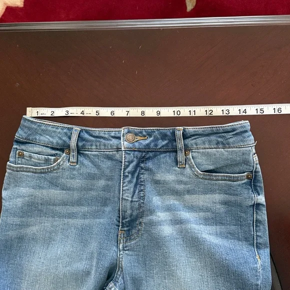 Jeans - Picture 7 of 10